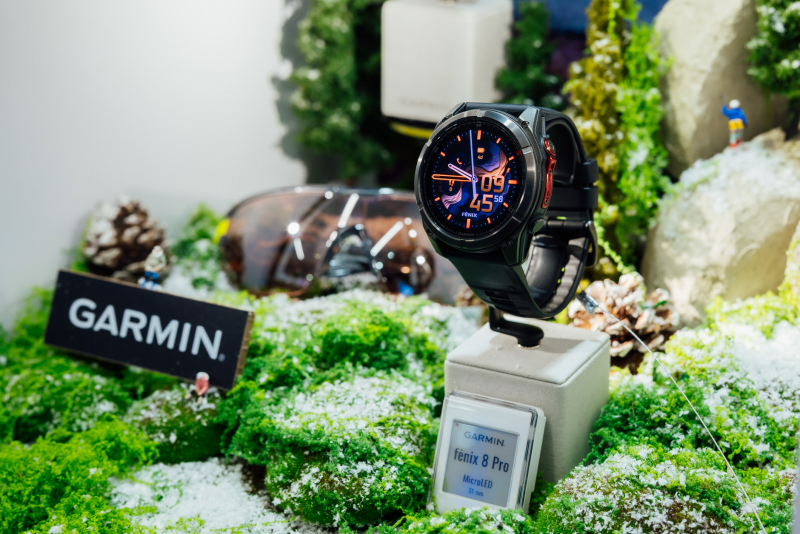 米兰·(milantiyu)携手Garmin 推出首款Micro LED智慧手表