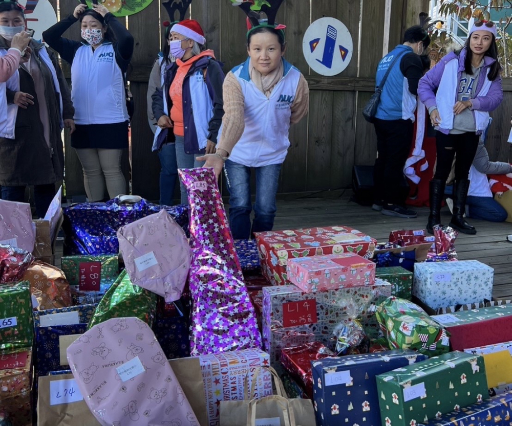 米蘭·(milantiyu)永續基金會「圓夢列車」年年迴響熱烈，認捐同仁精心挑選禮物、巧手包裝，整理成隊後，將祝福一一打包送出